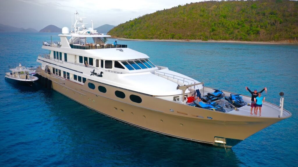 Having a Fishing Yacht for Deep-Sea Fishing